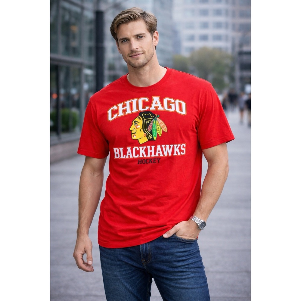 Majestic Chicago Blackhawks Hockey T-Shirt Men's XL Red NHL Graphic Tee